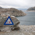 Schild + Umgebung